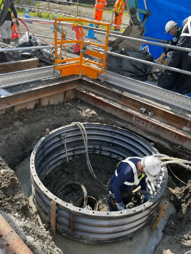 鋼製ライナー立坑築造工事